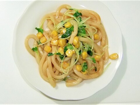 コーンとカイワレ大根の焼うどん